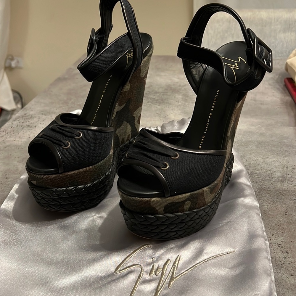 Authentic Giuseppe Zanotti camouflage wedges